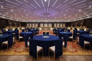 Restaurant - Hotel Amber Palace (Gurugram)