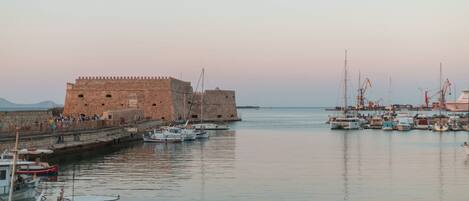 Appartement | 1 chambre, bureau, accĂšs Ă Internet haute vitesse