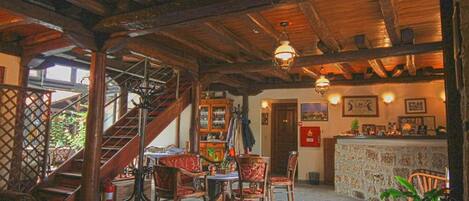 Studio | 1 bedroom, Internet