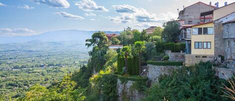 Studio | 1 bedroom, Internet