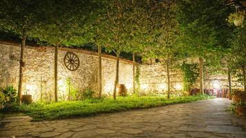 Studio | 1 bedroom, Internet