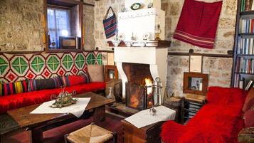 Studio | 1 bedroom, Internet