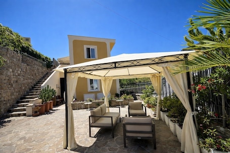 Jardín. Hotiday Ponza Scogliera