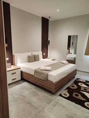 Deluxe Double Room, Balcony | Soundproofing, free WiFi - HOTEL MOVIDA (Casoria)