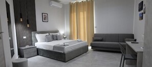 Superior Triple Room | Soundproofing, free WiFi - HOTEL MOVIDA  (Casoria)