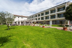 Front of property - Hotiday Malcesine Garda (Malcesine)