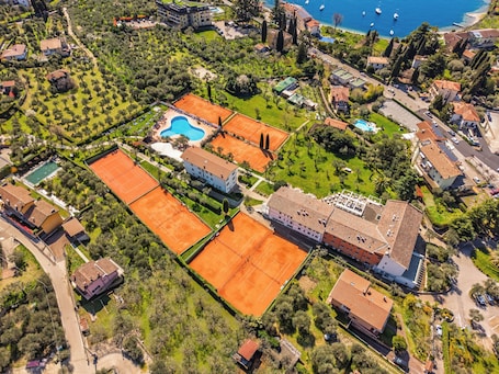 住宿景观. Hotiday马尔切西内加尔达