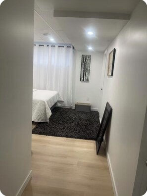 1 habitación, escritorio, wifi gratis y ropa de cama 