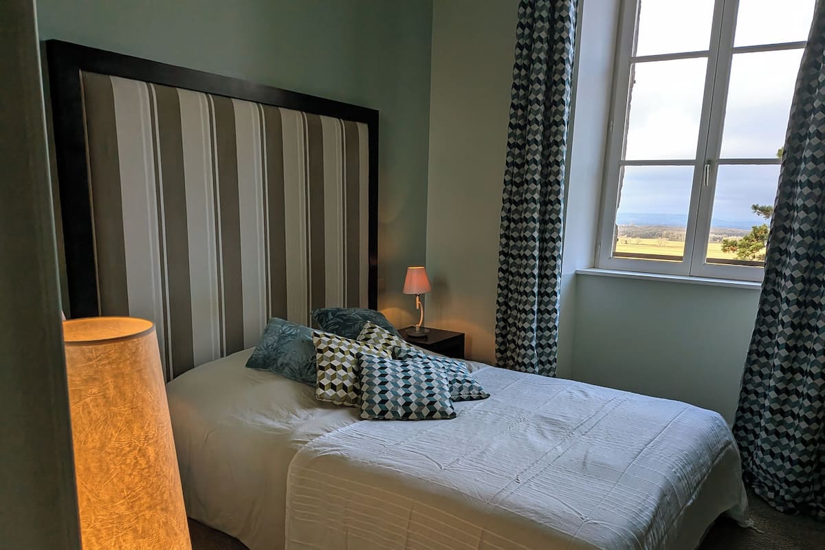 Double Room, Valley View | Desk, laptop workspace, free WiFi