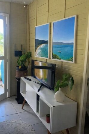 Interior - Casa aMAR - Peace and Nature 1 km from the Sea (Florianópolis)