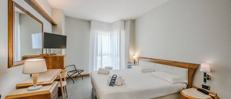 标准双人房 | 客房内保险箱、免费 WiFi