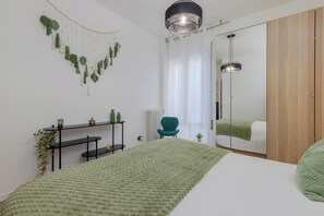 1 bedroom, desk, iron/ironing board, travel cot - **Suite Bailo** Treviso -Near Venice- City center. Free A/C +Wi-fi - Family ok (Treviso)