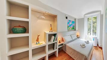 1 camera, una scrivania, culla da viaggio, Wi-Fi gratuito