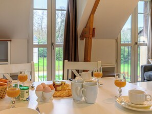 Dining - Le Château de Kergonano by Interhome (Baden)