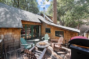 Property grounds - Ultimate Mountain Retreat w/ Hot Tub & Sauna (Idyllwild-Pine Cove)