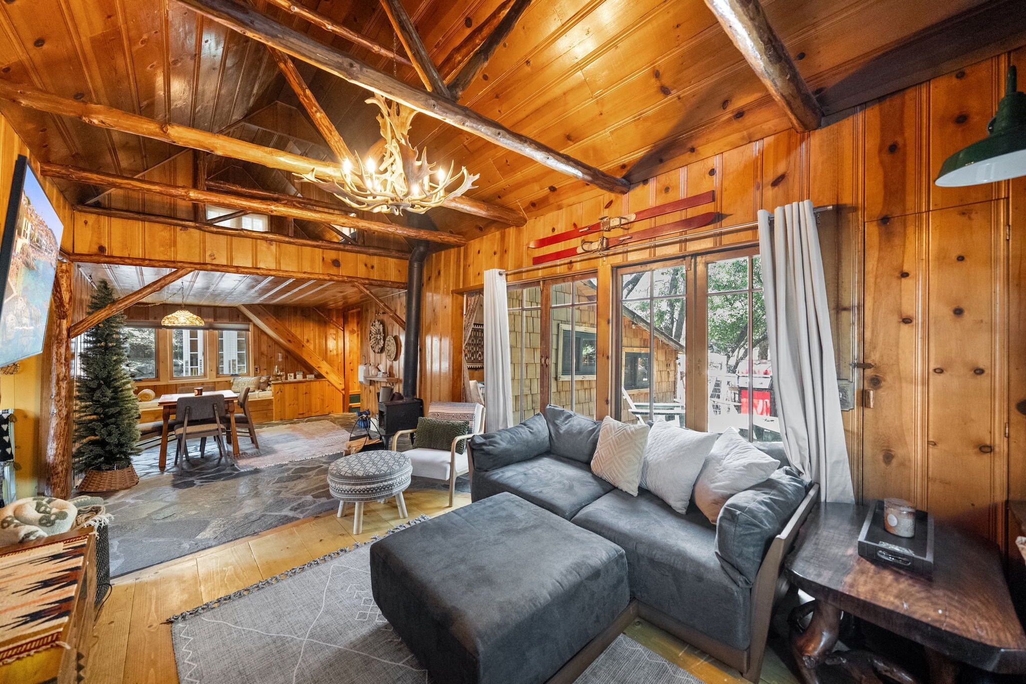 Hot Tub, Sauna & Cozy Tree Haus Escape - Idyllwild-Pine Cove, CA