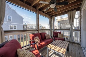 Property grounds - DOG FRIENDLY & ALL NEW-SLEEPS 10-POOL CMMTY ON CANAL-21 Canal Landing, Rehob. (Rehoboth Beach)