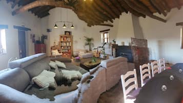 Deluxe huis, uitzicht op bergen | Woonruimte