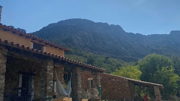 Deluxe huis, uitzicht op bergen | Terrein van de accommodatie