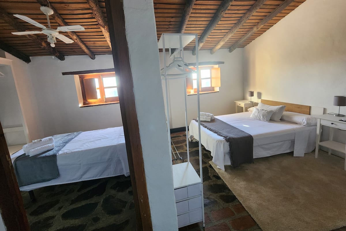 Deluxe House, Mountain View | Blackout drapes