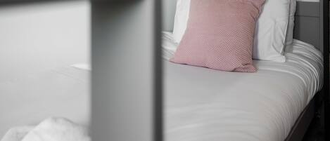 2 bedrooms, WiFi (free)