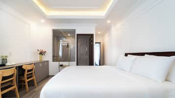 Desk, laptop workspace, free WiFi