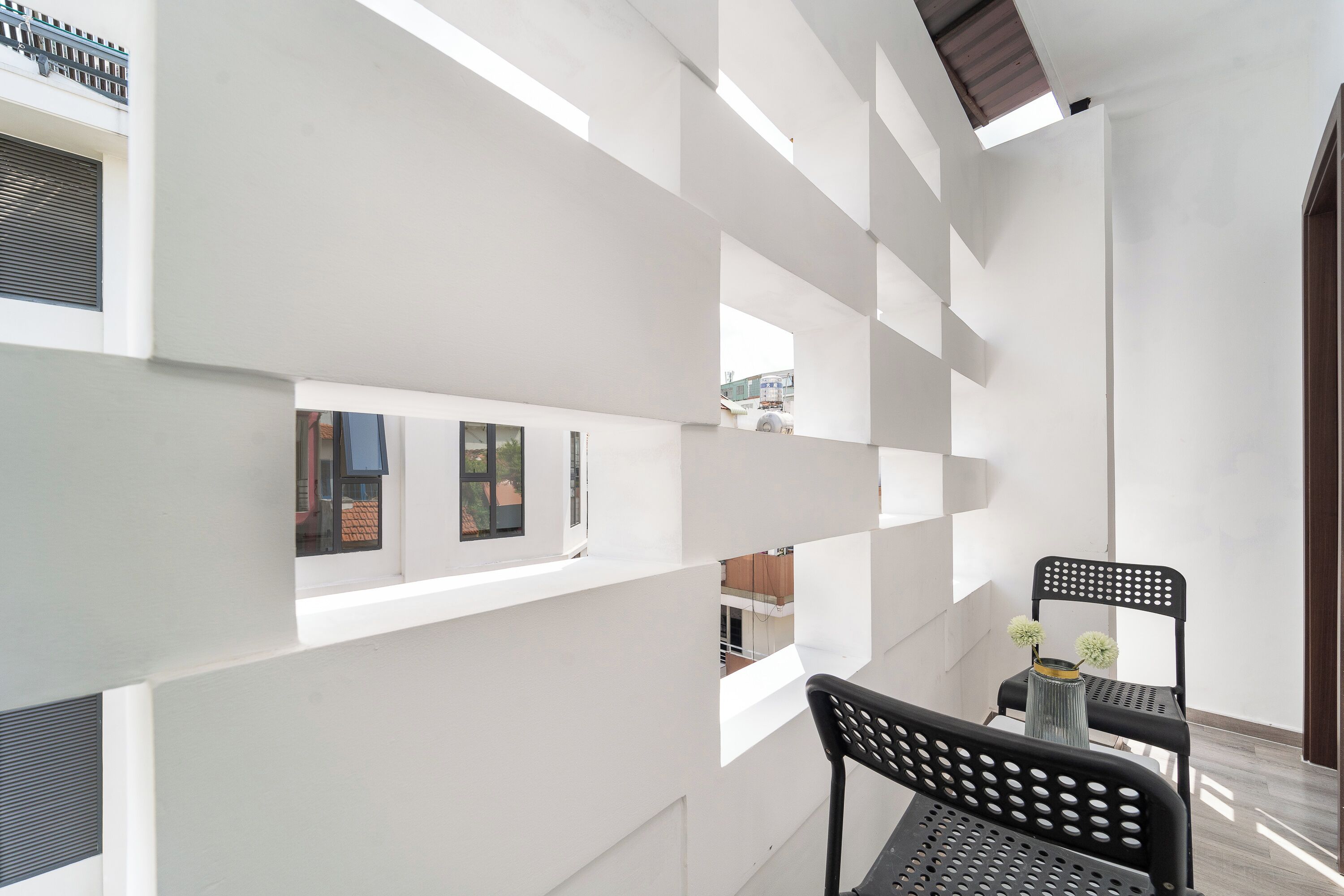 Desk, laptop workspace, free WiFi