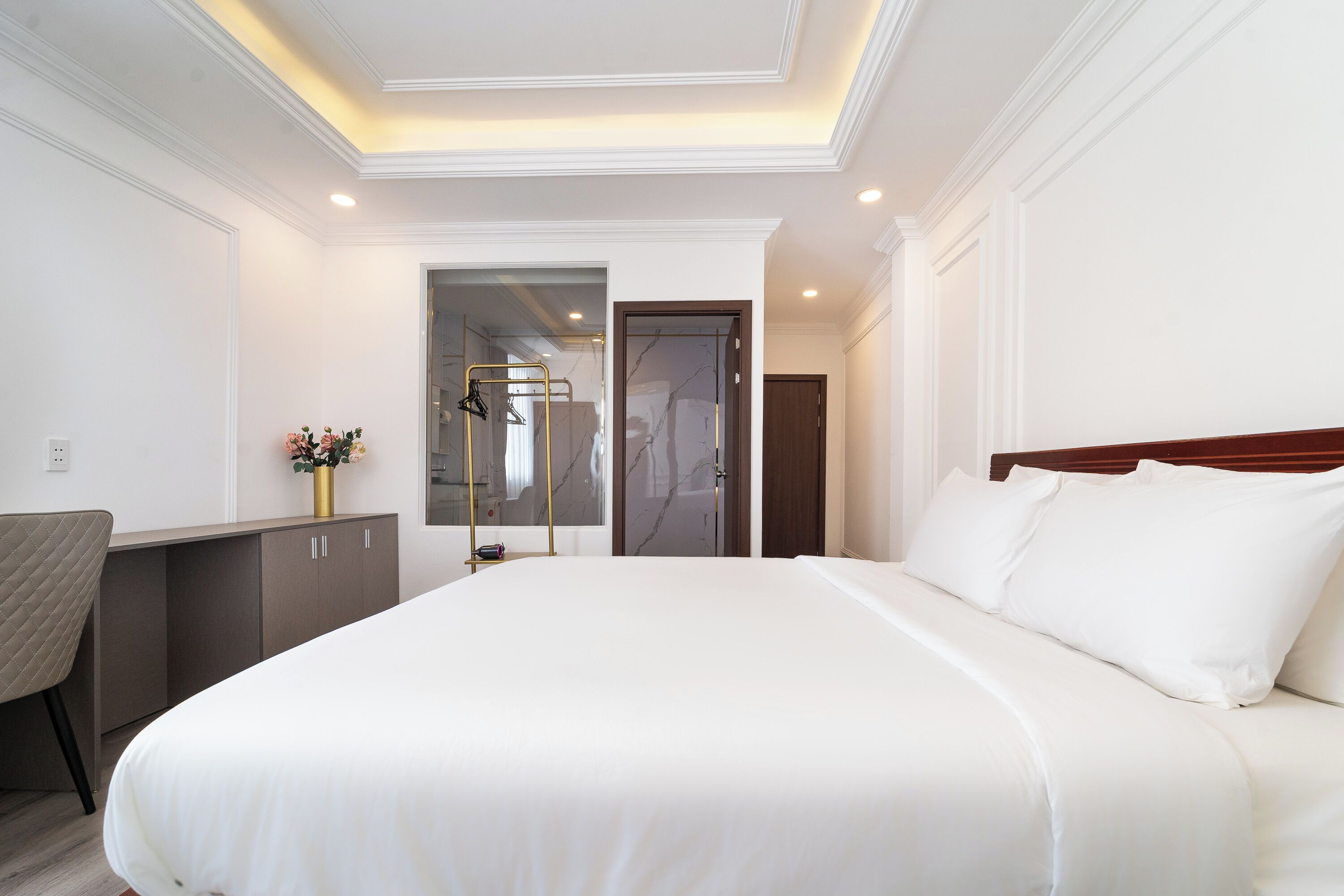 Deluxe Room, City View | Desk, laptop workspace, free WiFi