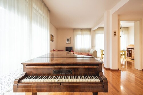 "Royale Melody elegant and spacious apartment located near downtown.