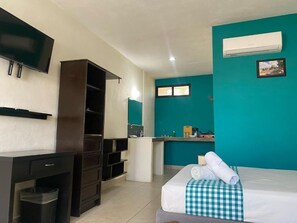 Iron/ironing board, free WiFi - Luna Studios 23  (Bacalar)