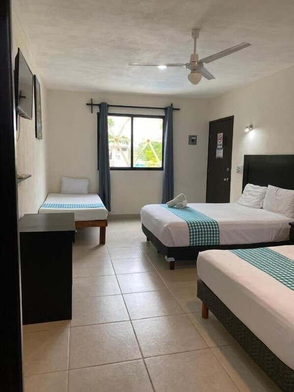 Iron/ironing board, free WiFi - Luna Studios 23 (Bacalar)