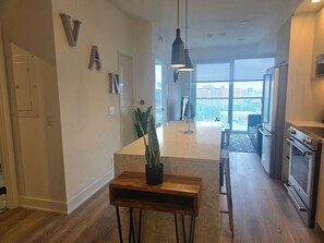 Fridge, microwave, oven, stovetop - Executive Furnished 2 Bedroom in Toronto | Elm Ledbury (Toronto)