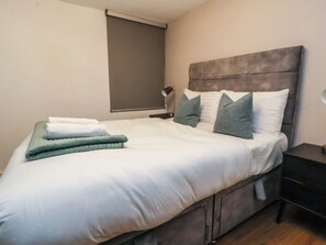 1 habitación, decoración personalizada y muebles diferentes 