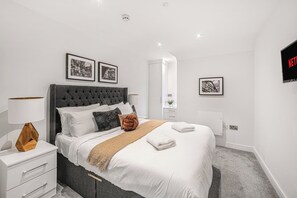 2 bedrooms, individually decorated, individually furnished, free WiFi - Mulberry Apartment (Chester)