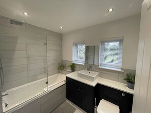 Shower - Dolwen (Caernarfon)
