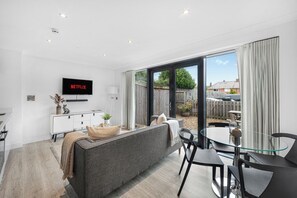 Living area - Newland Suite (Chester)