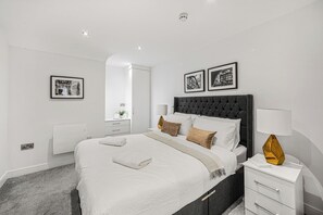 2 bedrooms, individually decorated, individually furnished, free WiFi - Southview Apartment (Chester)