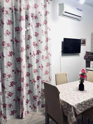 Dining - FAMILY HOUSE (Palermo)