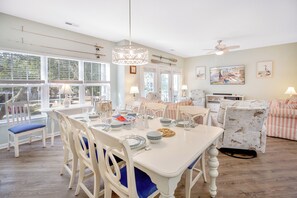 Interior - Palmetto Breeze Coastal Retreat w Private Pool (Surfside Beach)