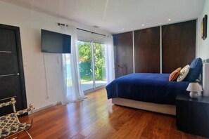 Iron/ironing board, WiFi, bed sheets - VILLA La Mazal, Bord de Mer, Balnéo, Piscine Clim (Sète)