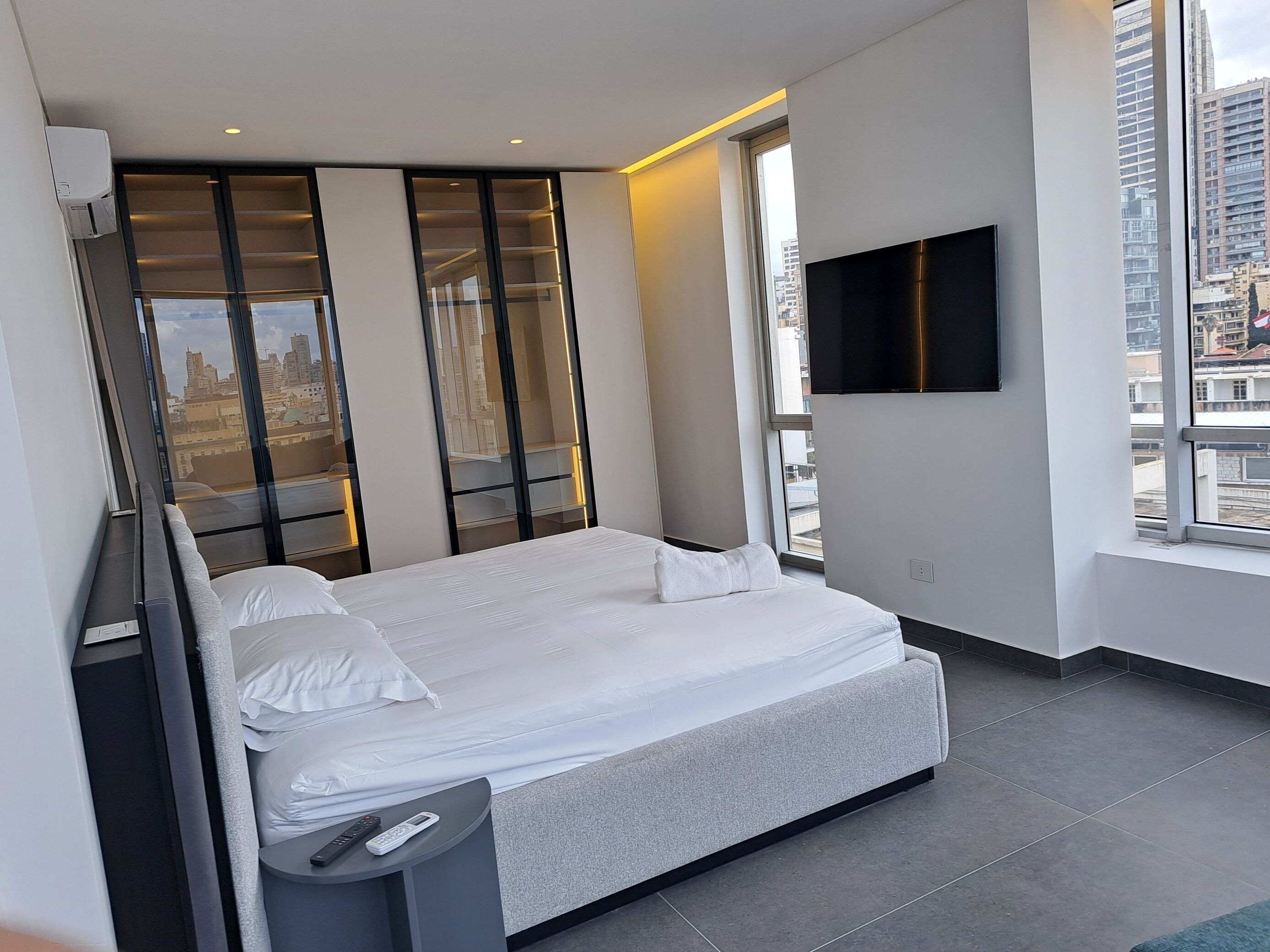 Royal Apartment, City View | Free WiFi