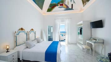 In-room safe, soundproofing, iron/ironing board, free WiFi