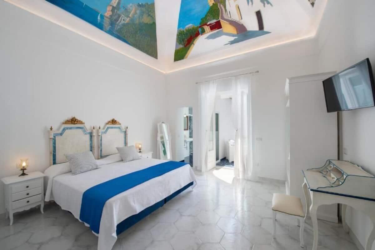 Superior Suite, Sea View | In-room safe, soundproofing, iron/ironing board, free WiFi