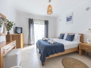 Travel cot, WiFi, bed sheets - Briso do Mós - Stunning 2 bedroom apartment (Lagos)