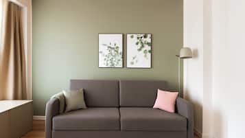 Comfort-Suite, 1 Queen-Bett und Schlafsofa | Individuell dekoriert, individuell eingerichtet, Schreibtisch
