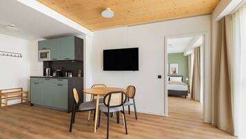 Comfort-Suite, 1 Queen-Bett und Schlafsofa | Eigene Küche | Espressomaschine, Wasserkocher