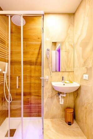 Chambre Double Premium, vue ville | Salle de bain