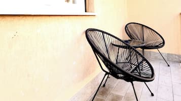 Juniorsvit - balkong - utsikt mot innergården | Terrass/Patio