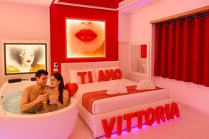 Deluxe Suite, Courtyard View | Soundproofing, free WiFi - Bed Cinecittadue (Rome)
