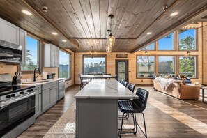 Fridge, microwave, oven, stovetop - Crown Point Reserve ~ Indoor Pool ~ Incredible Views! (Sevierville)